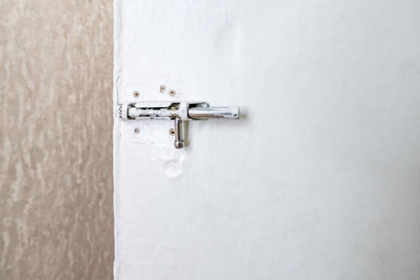 Common Door Latch Problems and Solutions
